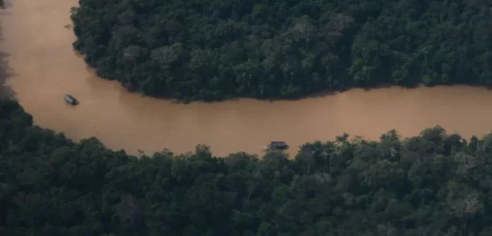 Dragas-en-el-río-Cotuhé